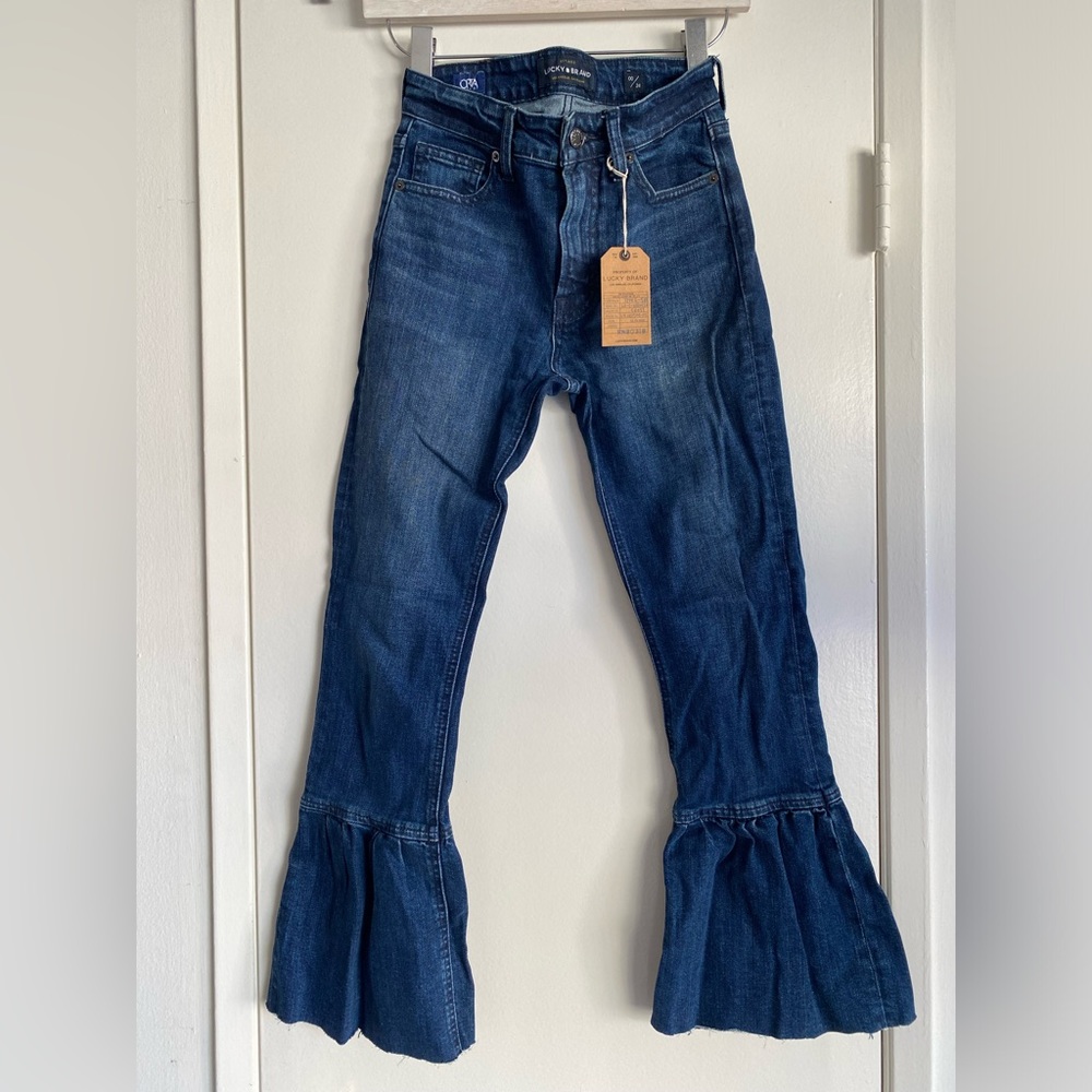 BNWT Lucky Brand Shrunken Ruffle Flare Jean 24